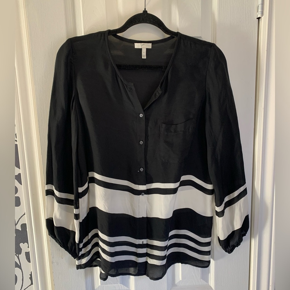 Joie,Black and White,Striped,Blouse,size small,pure silk,silky,classic,timeless